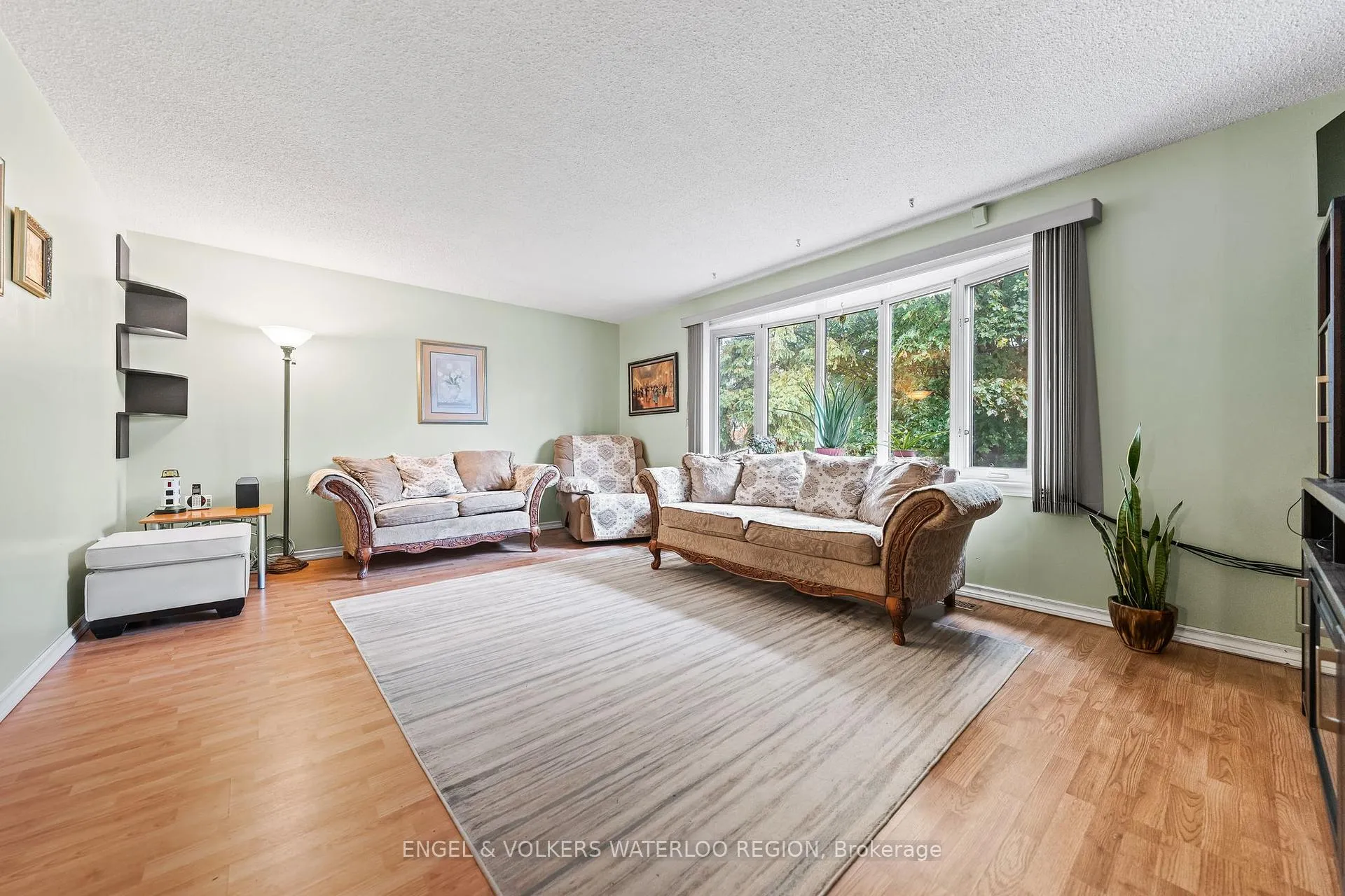 Photo 8 of 152 Kinzie Avenue, Kitchener — HOMEH