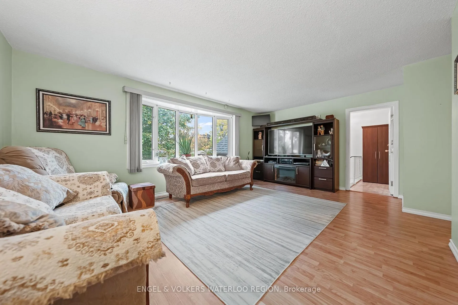 Photo 9 of 152 Kinzie Avenue, Kitchener — HOMEH