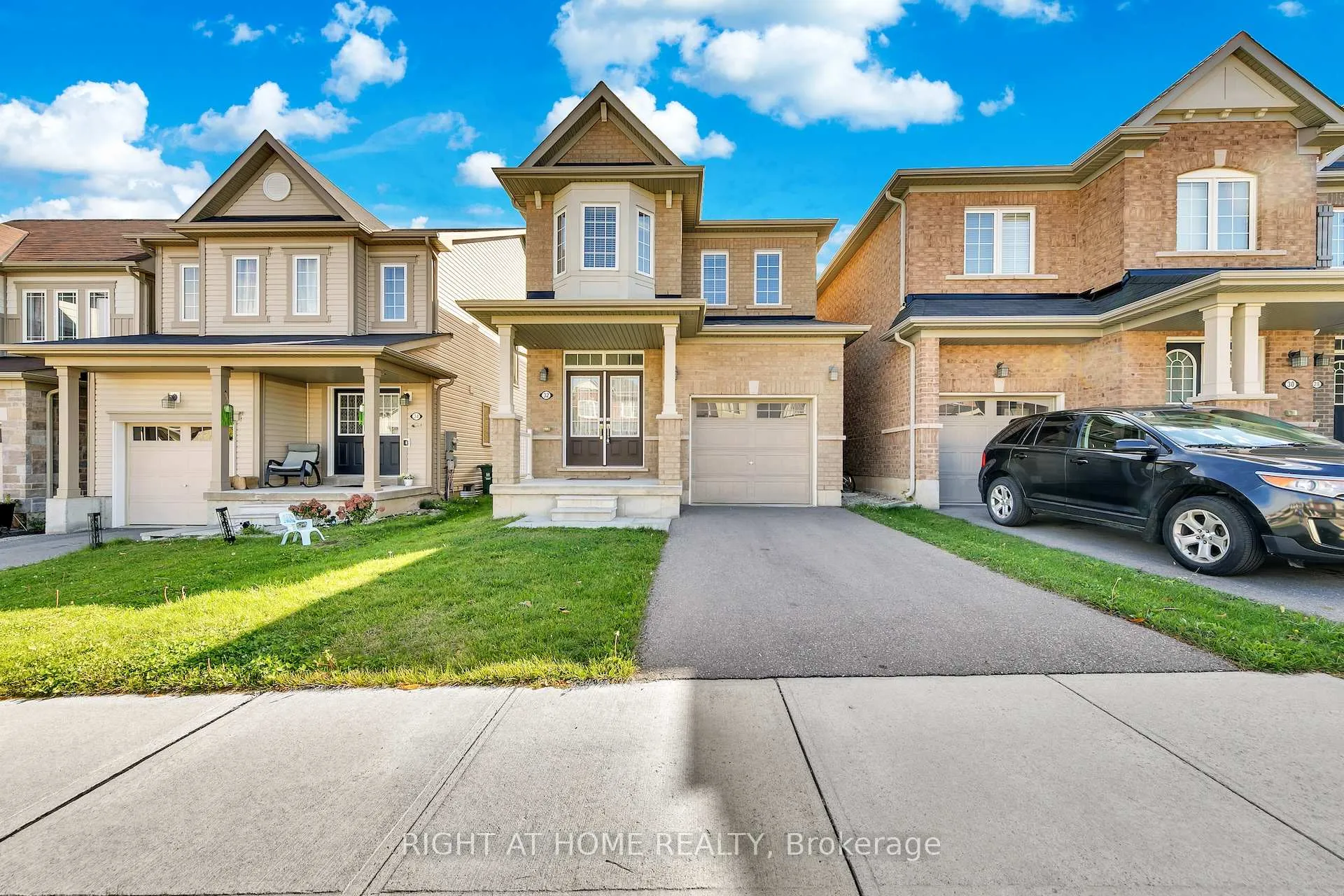 Photo 3 of 32 Mccargow Drive, Haldimand — HOMEH