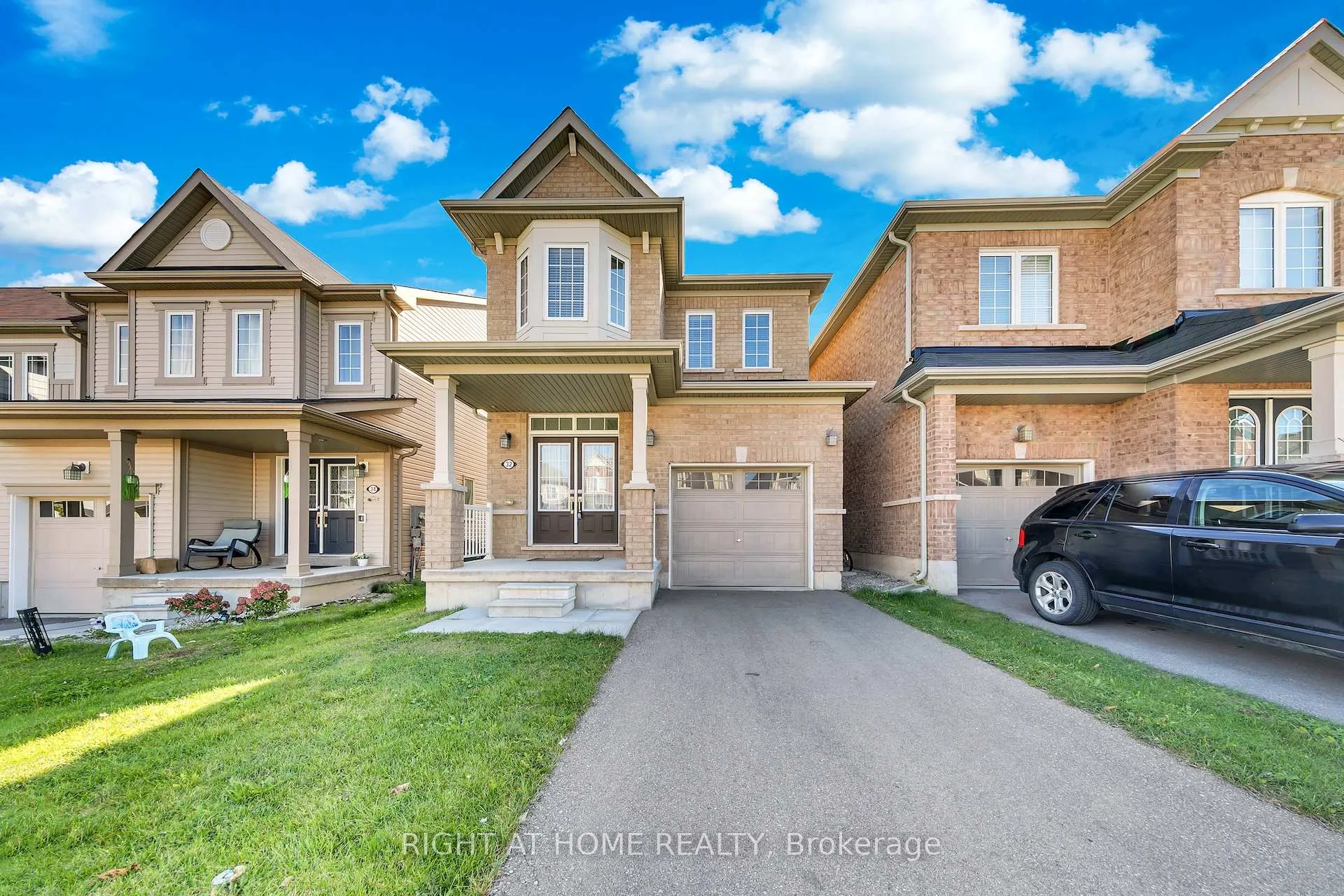 Photo 4 of 32 Mccargow Drive, Haldimand — HOMEH