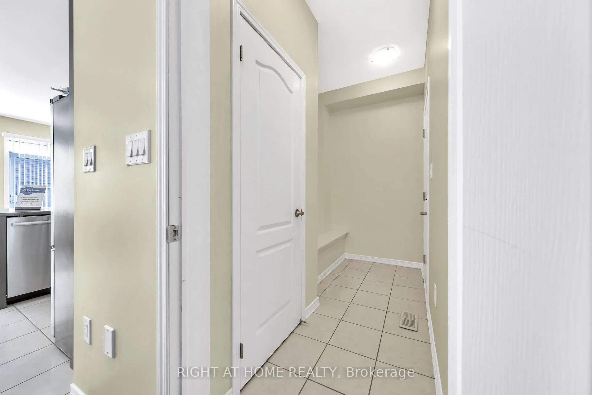 Photo 8 of 32 Mccargow Drive, Haldimand — HOMEH