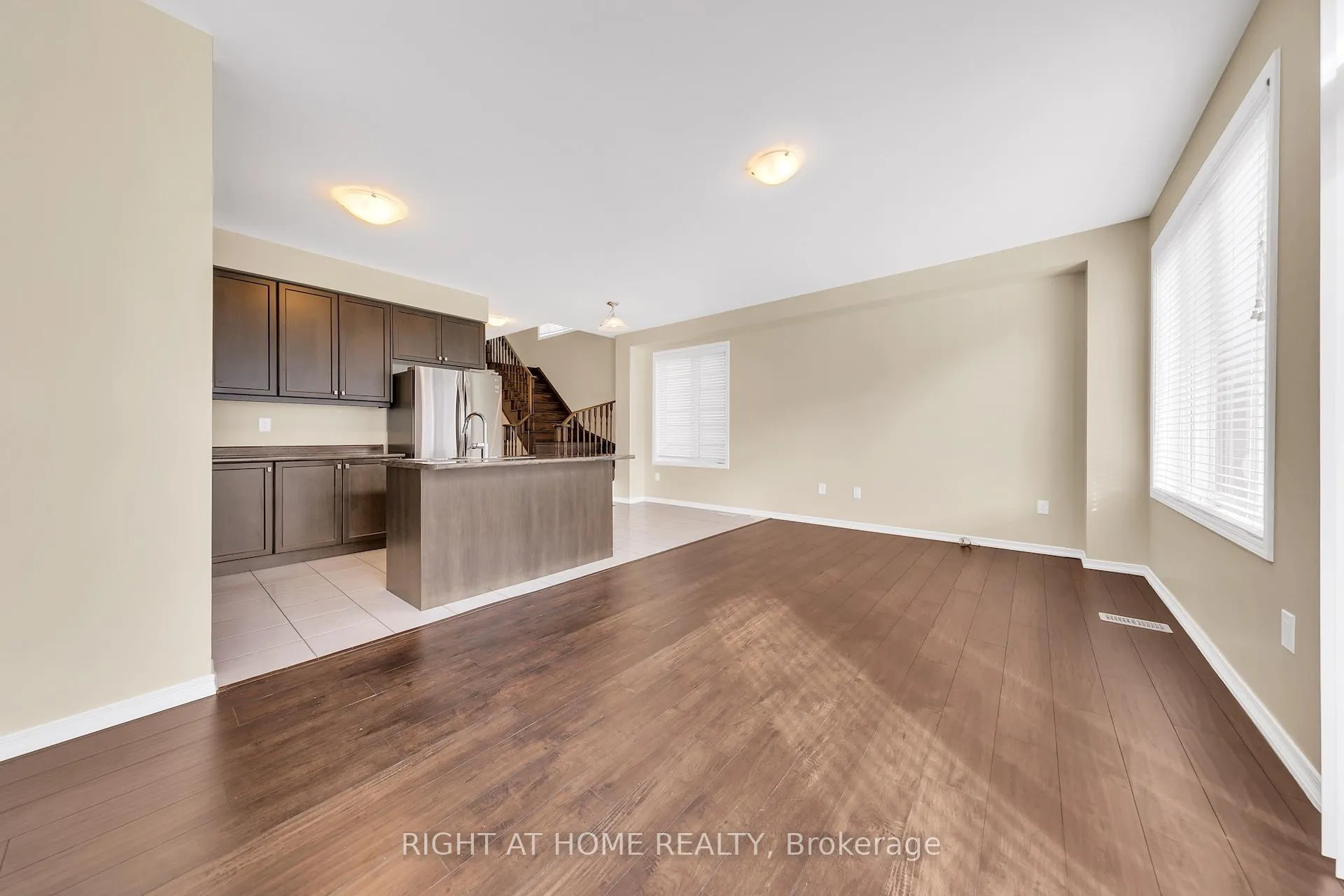 Photo 17 of 32 Mccargow Drive, Haldimand — HOMEH
