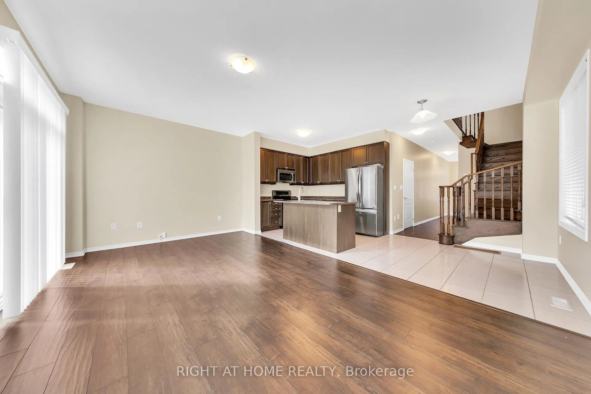 Photo 18 of 32 Mccargow Drive, Haldimand — HOMEH