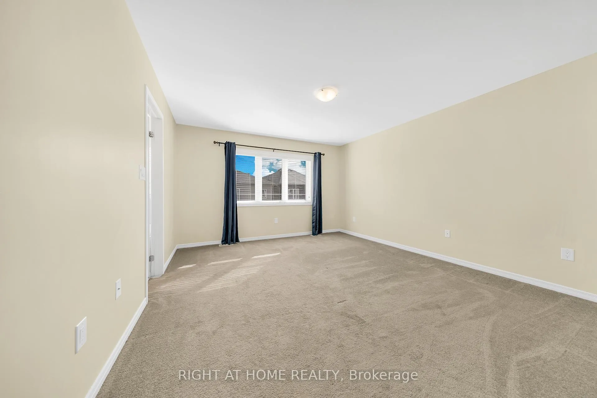 Photo 30 of 32 Mccargow Drive, Haldimand — HOMEH