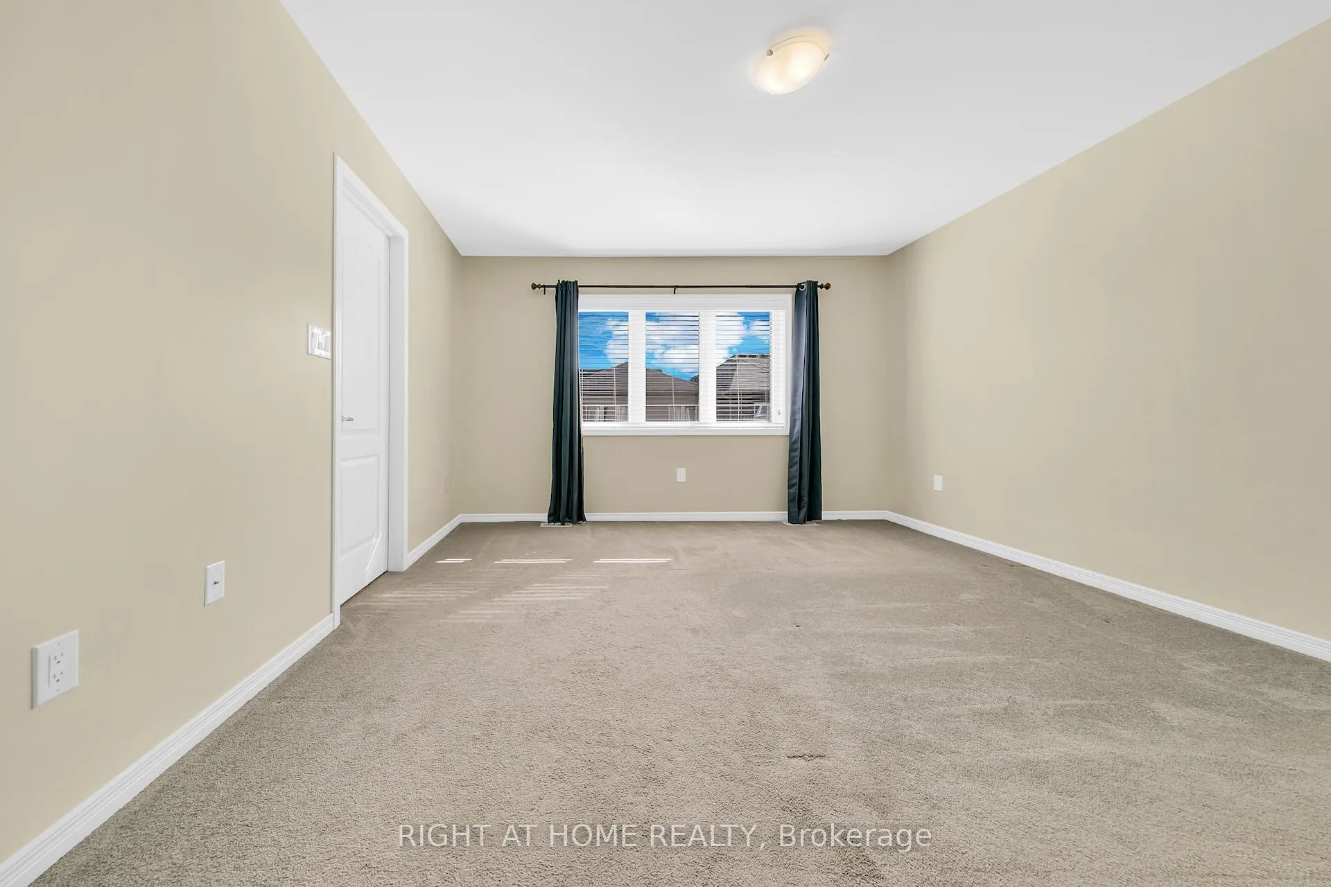 Photo 32 of 32 Mccargow Drive, Haldimand — HOMEH