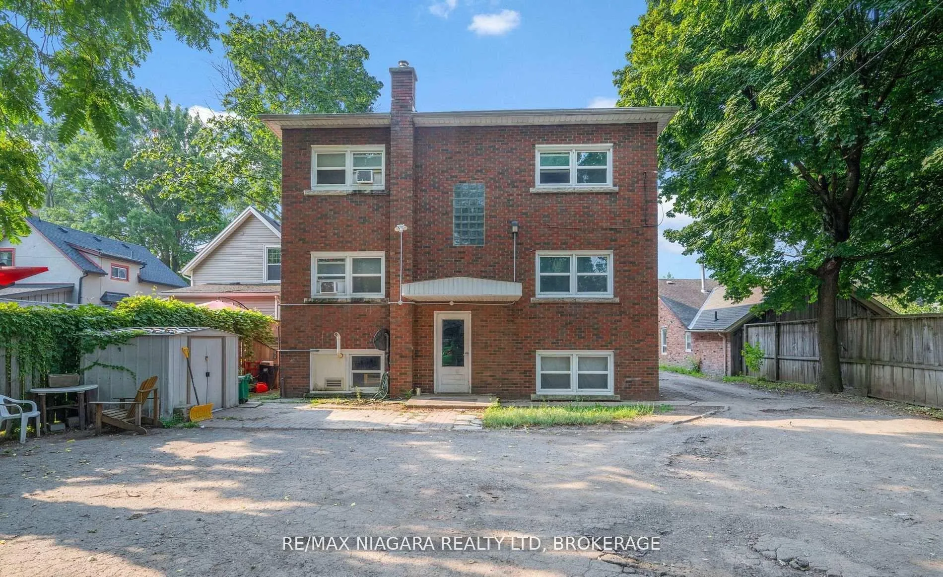 Photo 4 of Unit 5, 81 Maple Street, St. Catharines, Downtown — HOMEH
