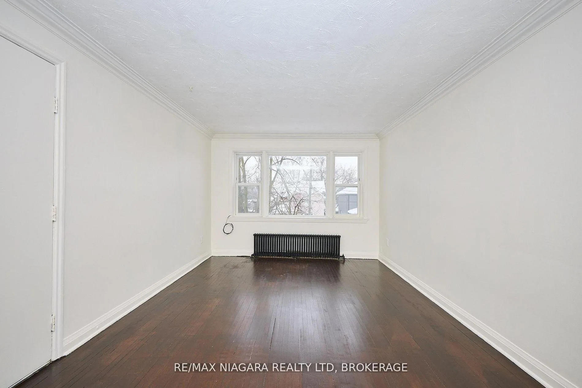 Photo 6 of Unit 5, 81 Maple Street, St. Catharines, Downtown — HOMEH