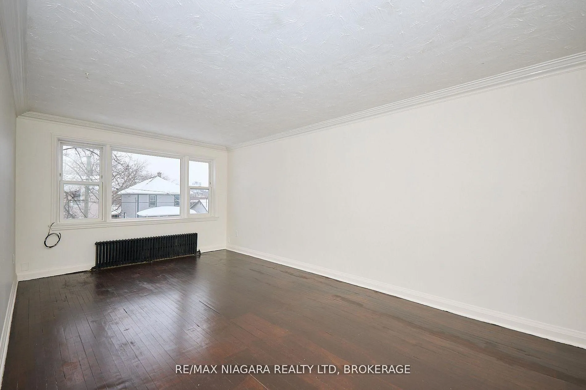 Photo 7 of Unit 5, 81 Maple Street, St. Catharines, Downtown — HOMEH