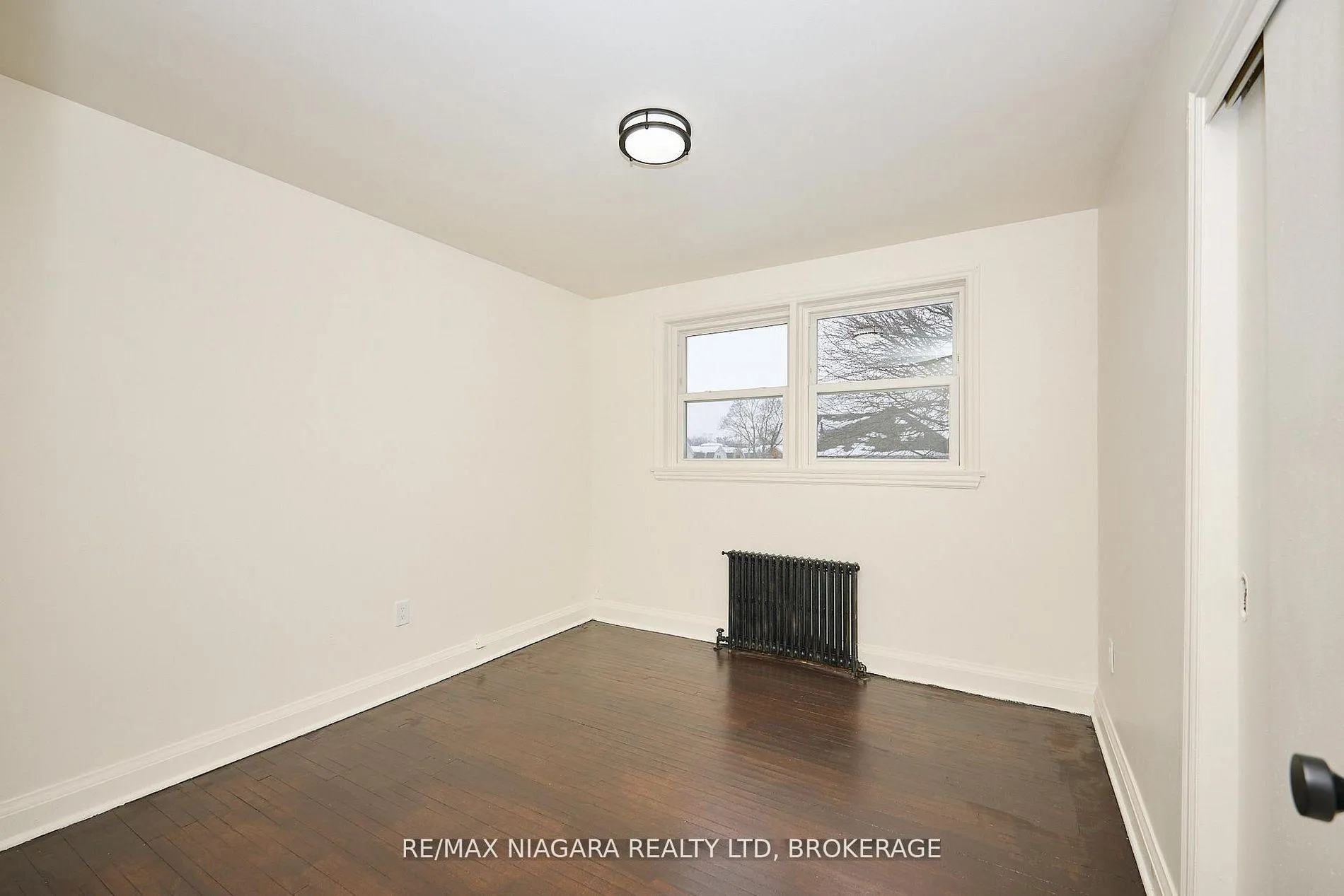 Photo 15 of Unit 5, 81 Maple Street, St. Catharines, Downtown — HOMEH