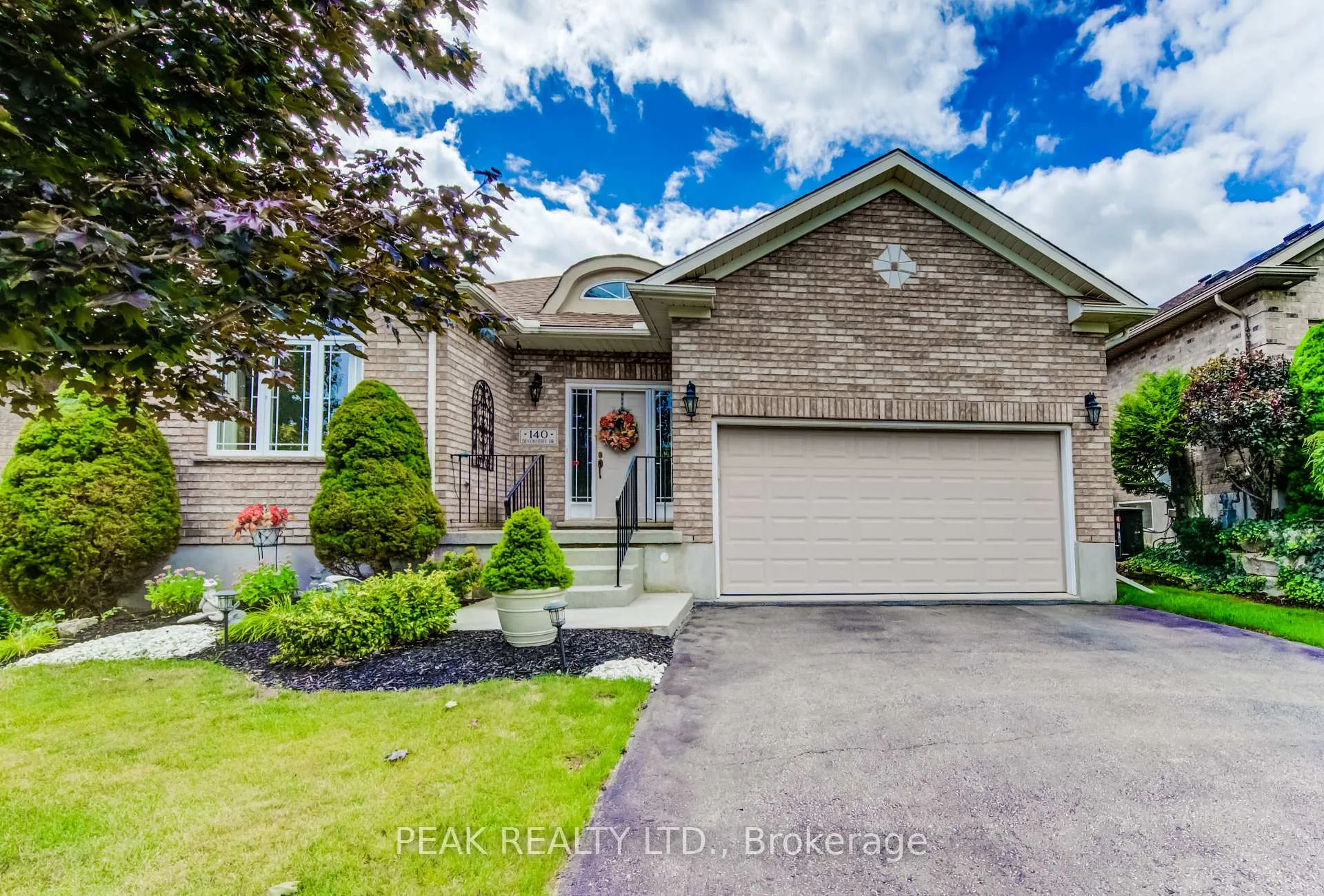Photo 1 of 140 Devonshire Drive, Wilmot — HOMEH