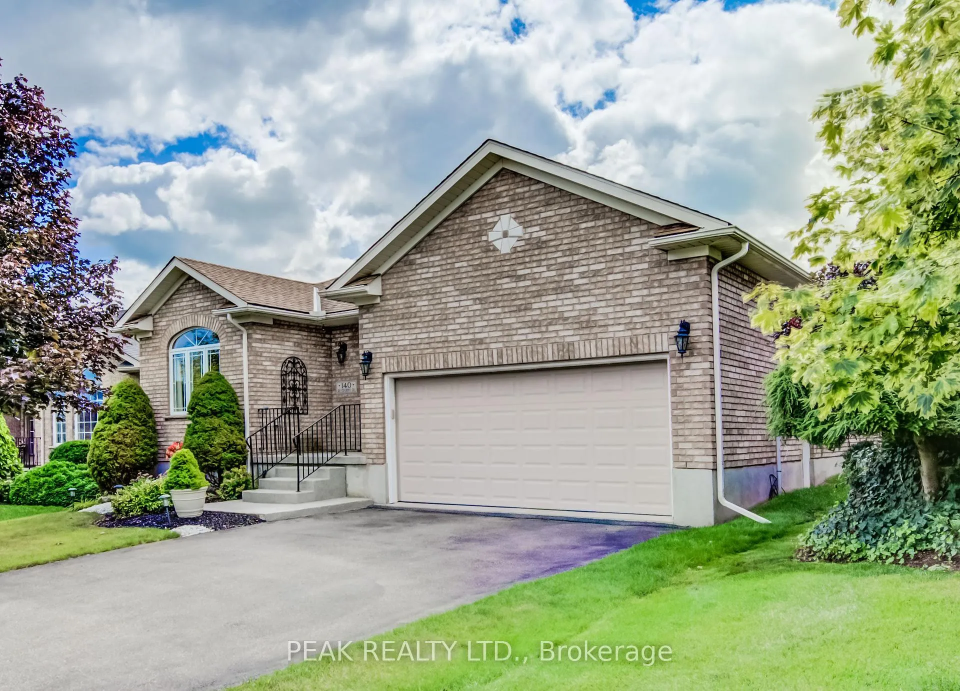 Photo 3 of 140 Devonshire Drive, Wilmot — HOMEH