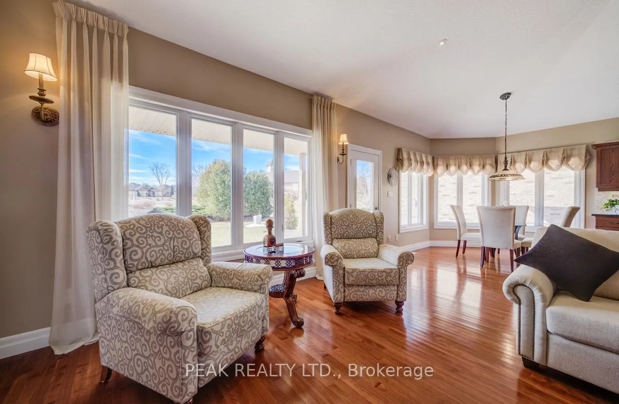 Photo 12 of 140 Devonshire Drive, Wilmot — HOMEH