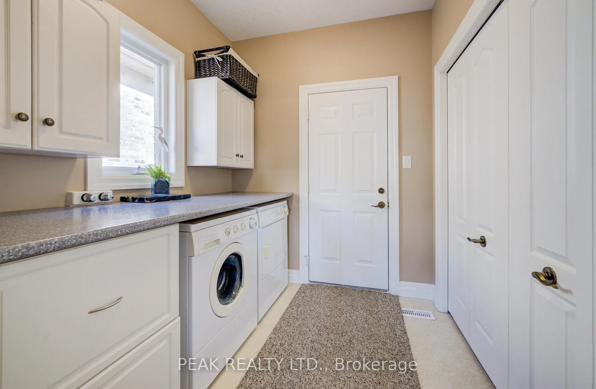 Photo 21 of 140 Devonshire Drive, Wilmot — HOMEH