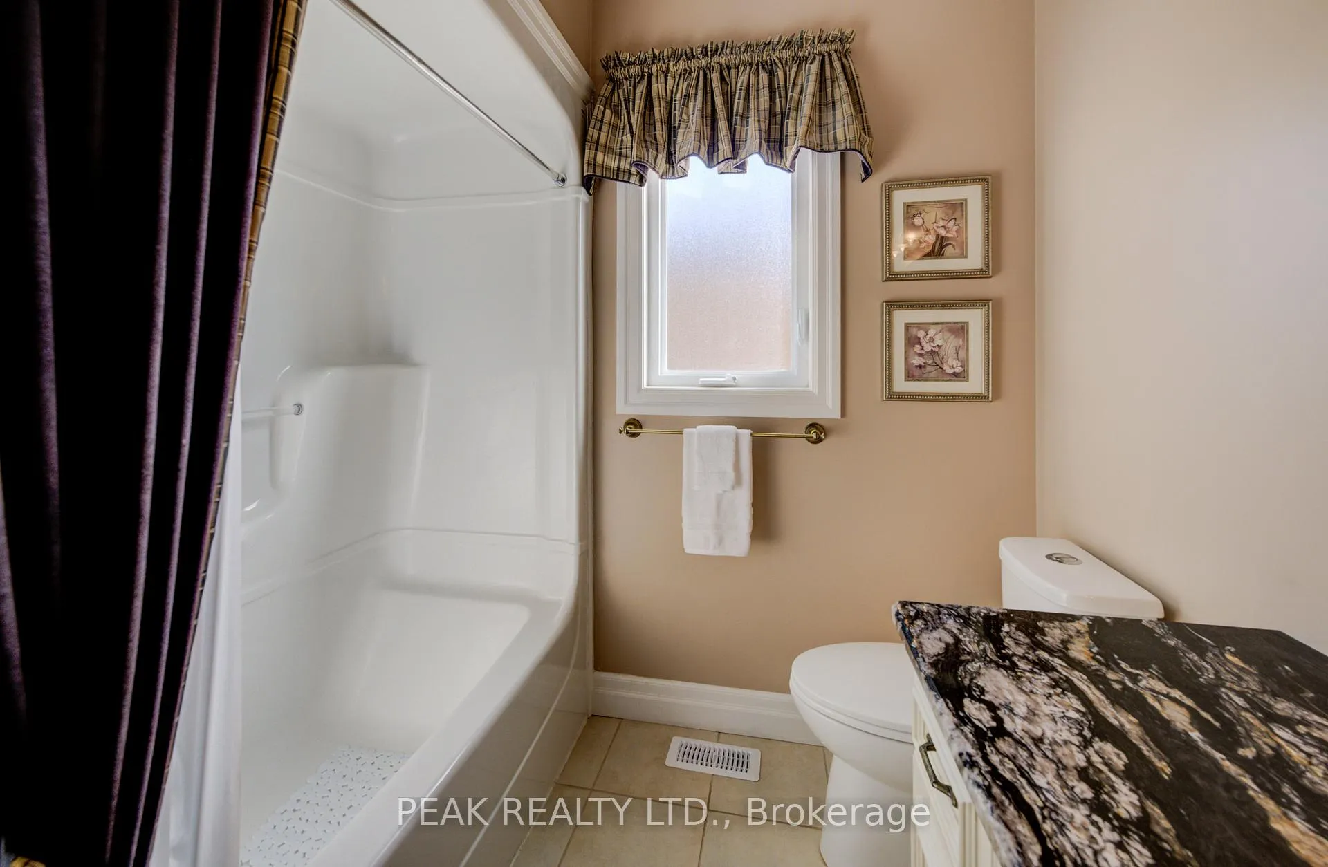 Photo 32 of 140 Devonshire Drive, Wilmot — HOMEH