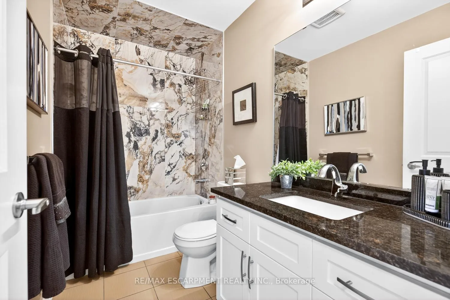 Photo 26 of Unit 12, 27 Rachel Drive, Hamilton, Winona Park — HOMEH