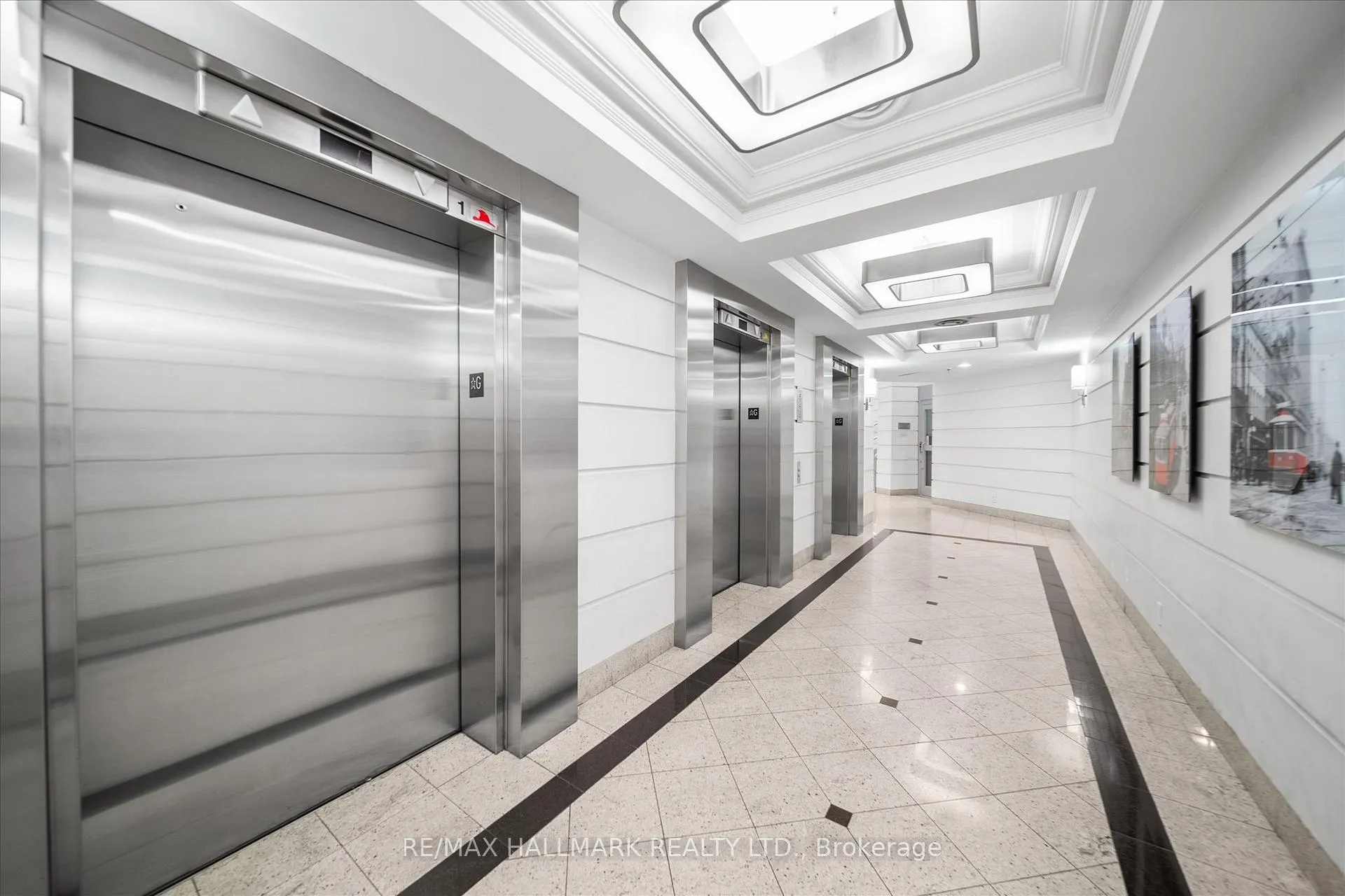 Photo 7 of Unit 703, 717 Bay Street, Toronto, Bay Street Corridor — HOMEH