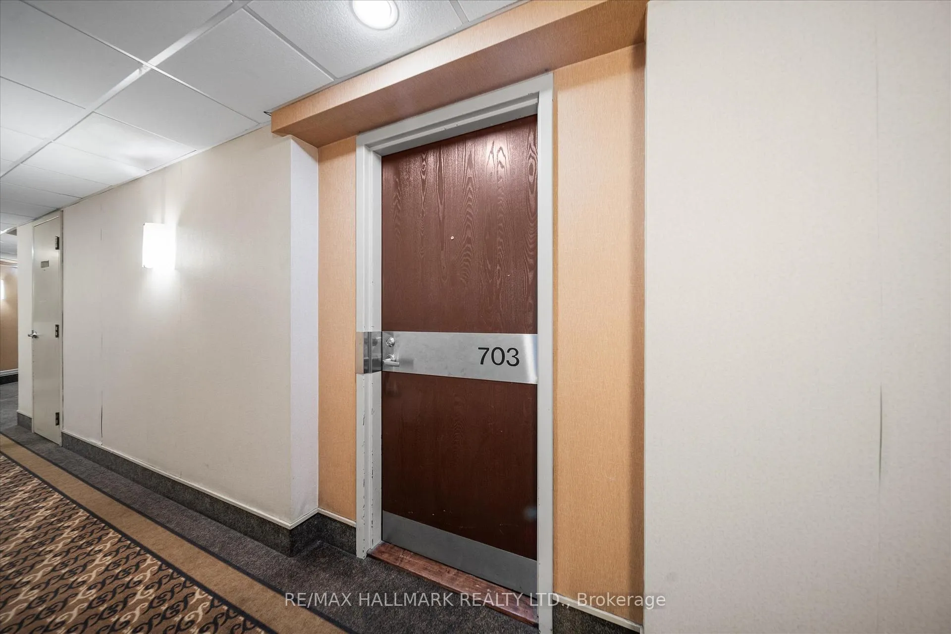 Photo 9 of Unit 703, 717 Bay Street, Toronto, Bay Street Corridor — HOMEH