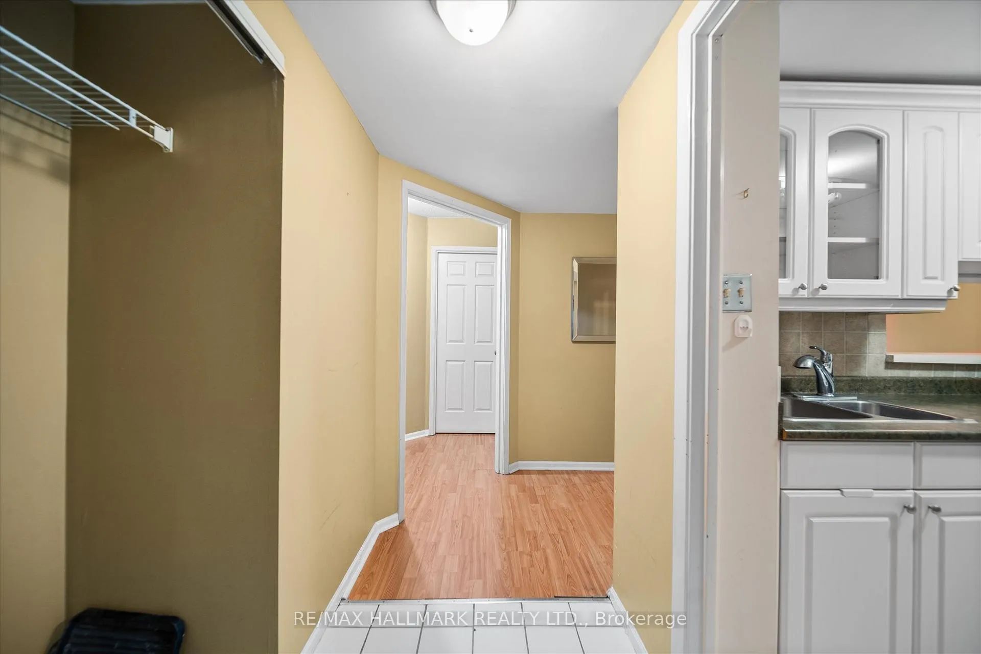 Photo 11 of Unit 703, 717 Bay Street, Toronto, Bay Street Corridor — HOMEH