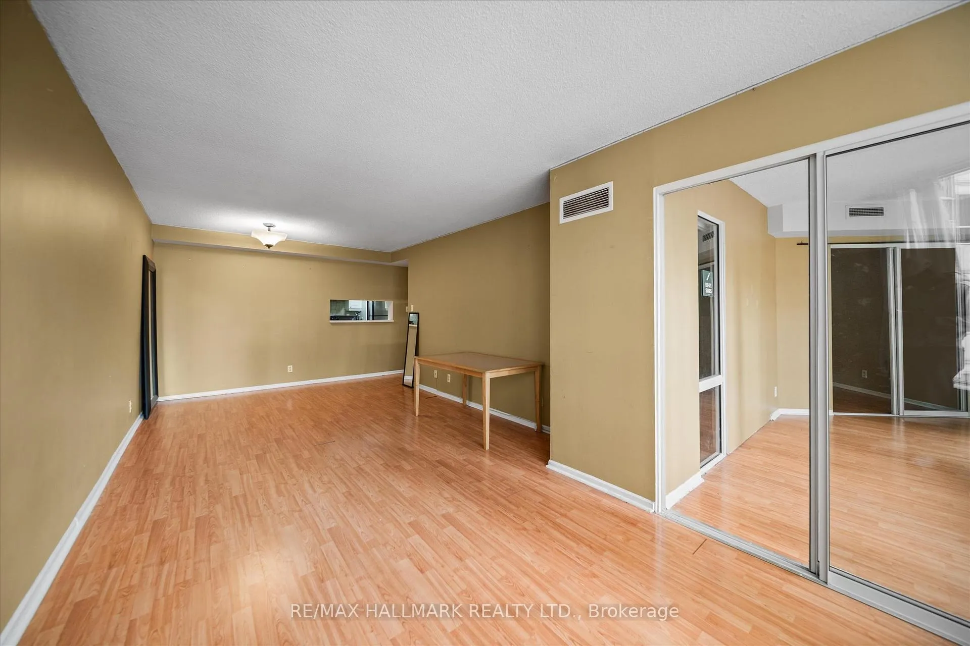 Photo 16 of Unit 703, 717 Bay Street, Toronto, Bay Street Corridor — HOMEH