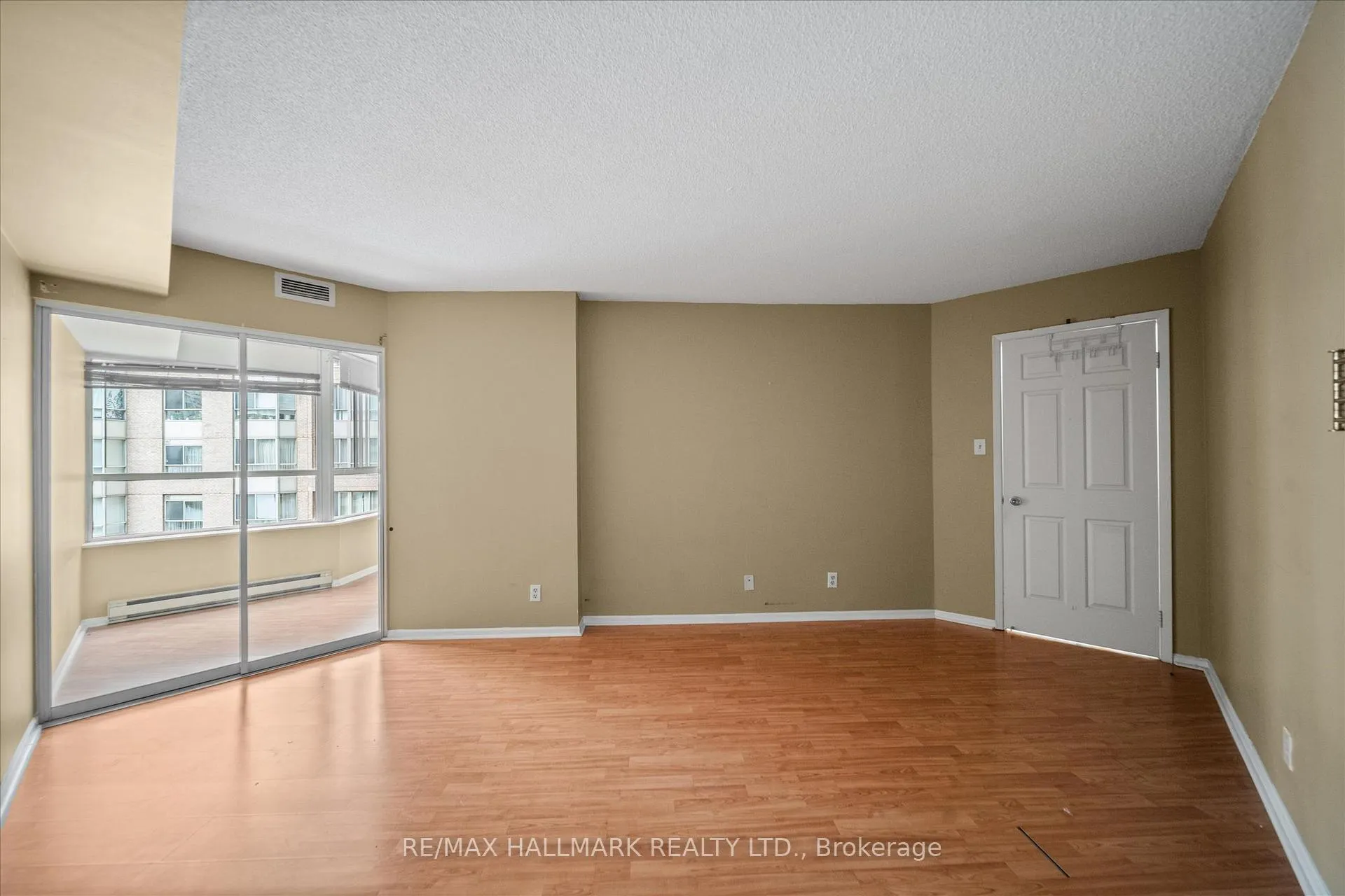 Photo 19 of Unit 703, 717 Bay Street, Toronto, Bay Street Corridor — HOMEH
