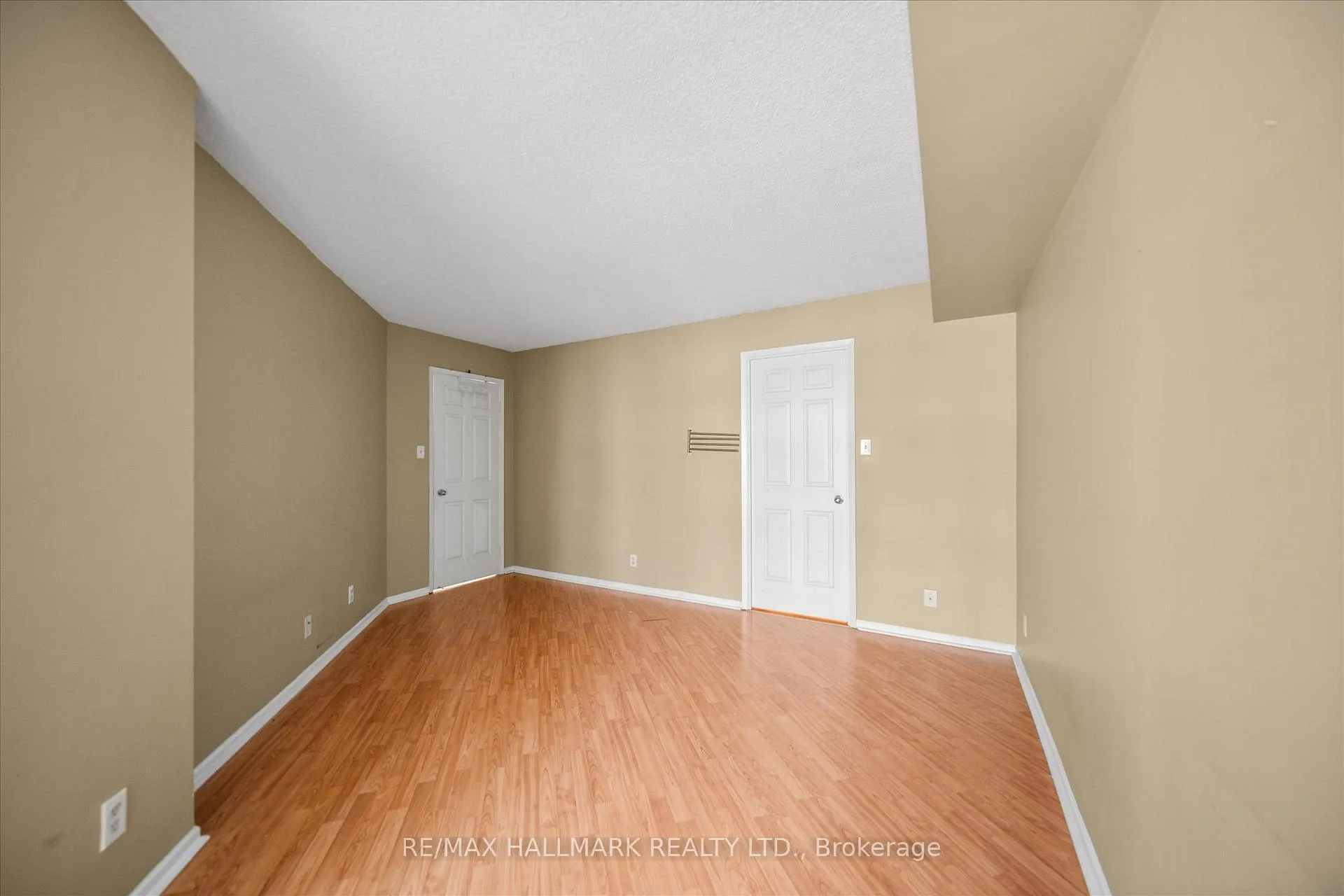 Photo 20 of Unit 703, 717 Bay Street, Toronto, Bay Street Corridor — HOMEH