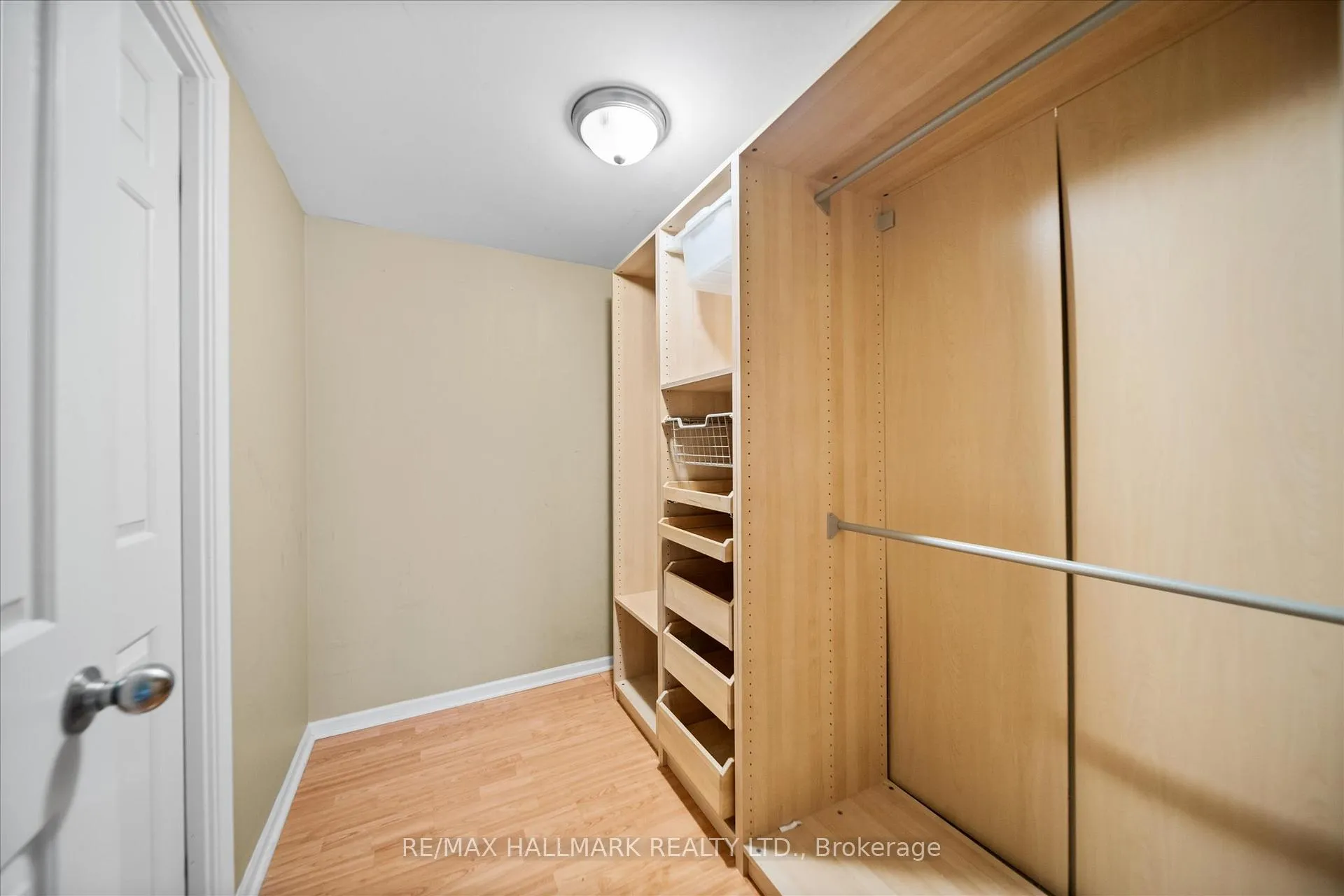 Photo 21 of Unit 703, 717 Bay Street, Toronto, Bay Street Corridor — HOMEH