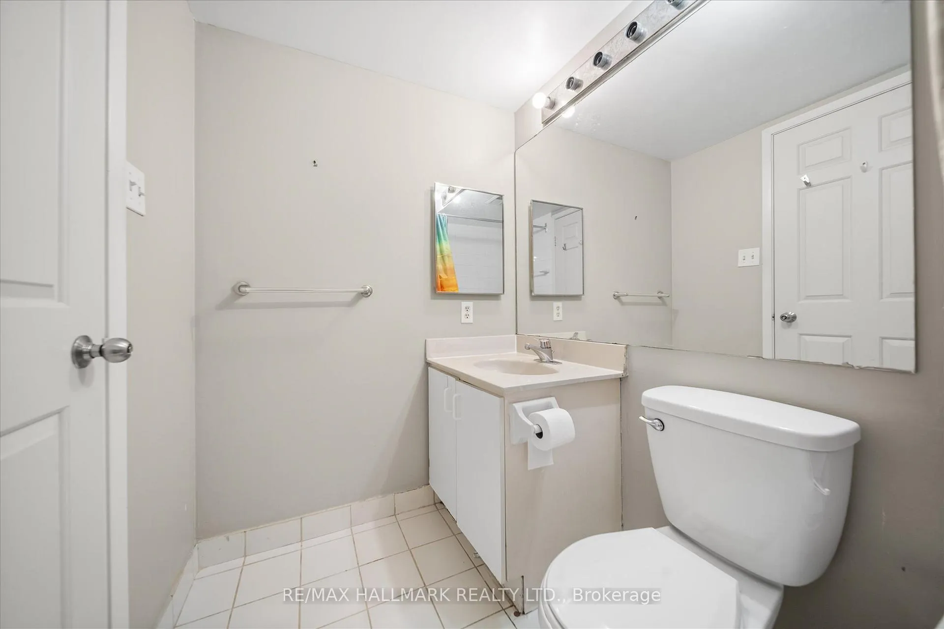 Photo 23 of Unit 703, 717 Bay Street, Toronto, Bay Street Corridor — HOMEH
