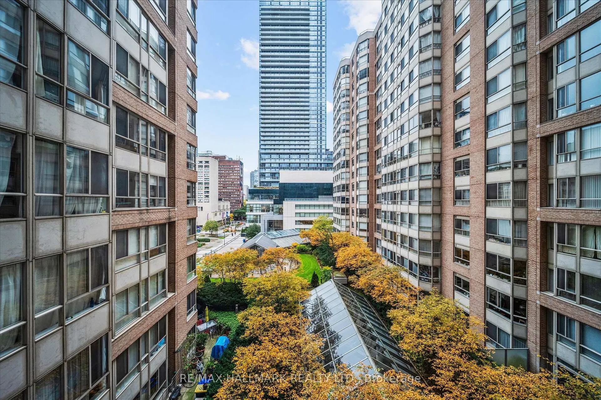 Photo 28 of Unit 703, 717 Bay Street, Toronto, Bay Street Corridor — HOMEH