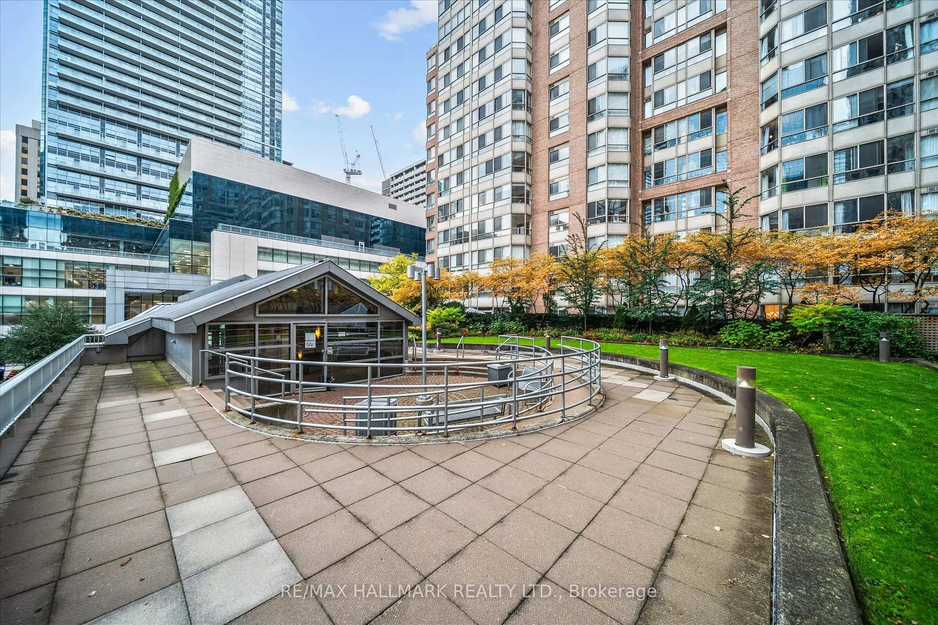Photo 33 of Unit 703, 717 Bay Street, Toronto, Bay Street Corridor — HOMEH