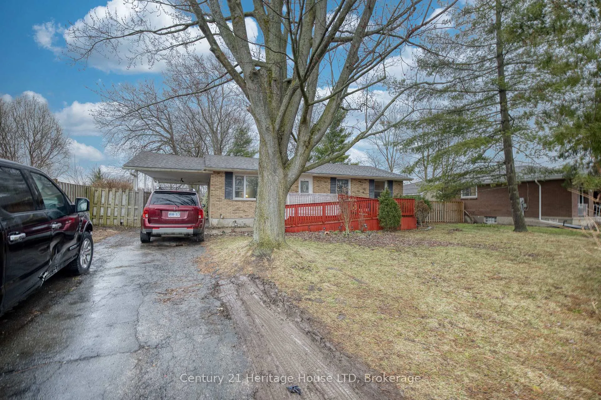 Photo 1 of 352 Clare Avenue, Welland, Prince Charles — HOMEH