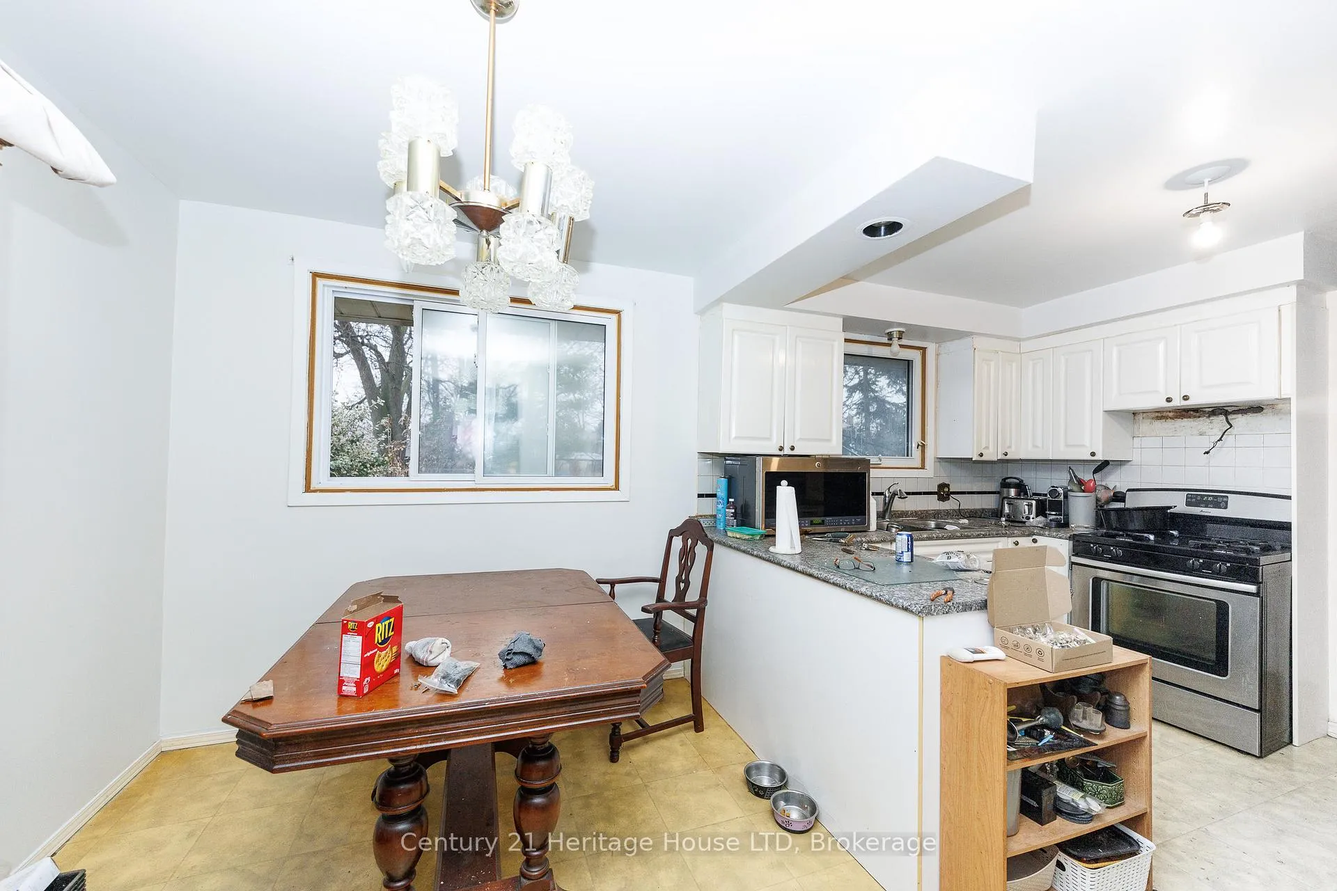 Photo 4 of 352 Clare Avenue, Welland, Prince Charles — HOMEH