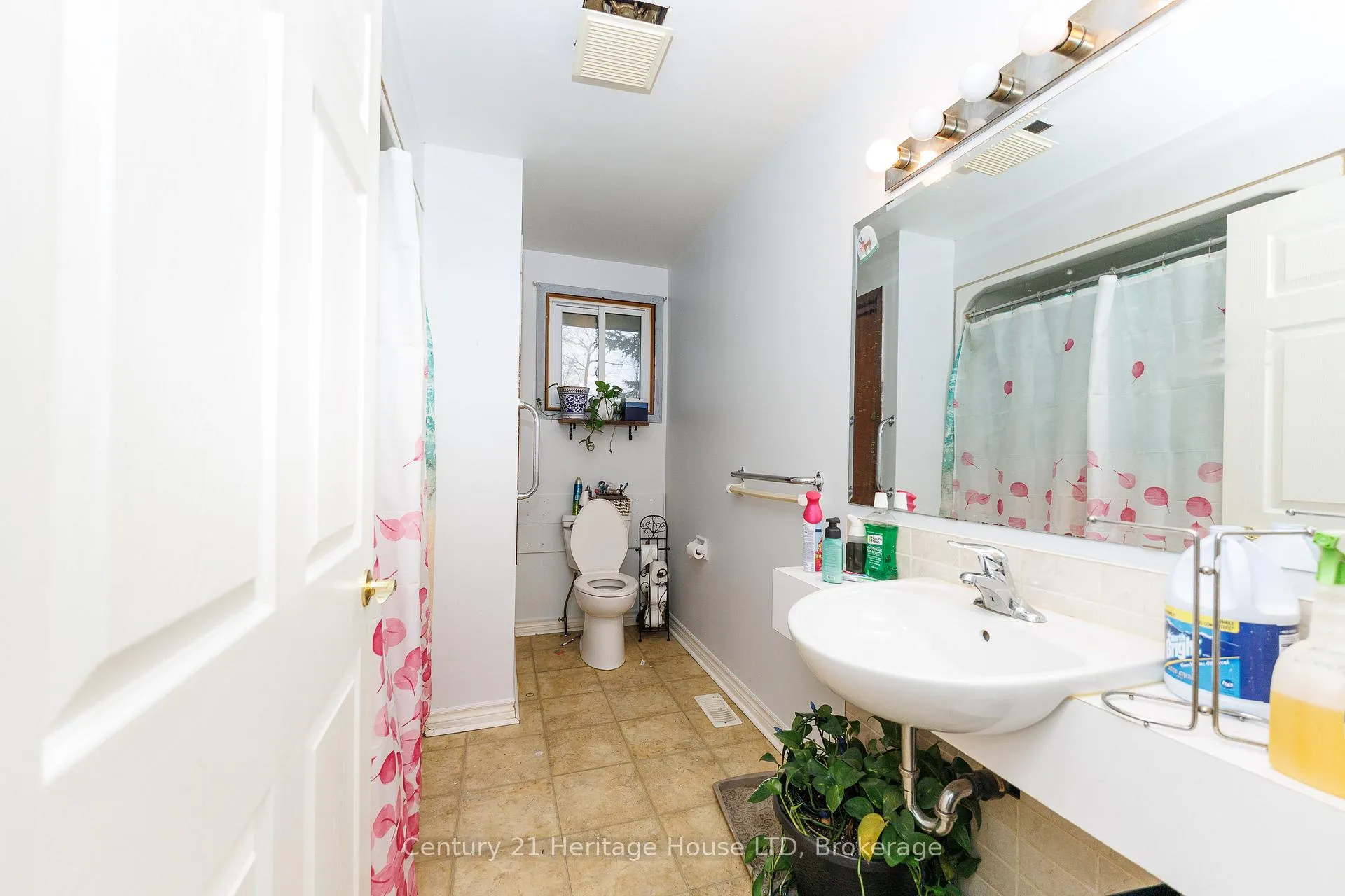 Photo 6 of 352 Clare Avenue, Welland, Prince Charles — HOMEH