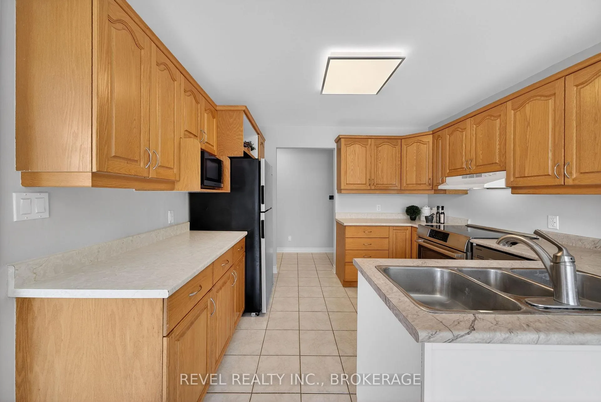 Photo 13 of 2015 Rosedale Drive, Kingston, City North of 401 — HOMEH