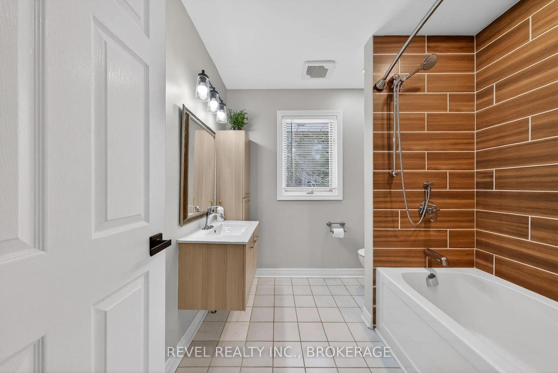 Photo 19 of 2015 Rosedale Drive, Kingston, City North of 401 — HOMEH