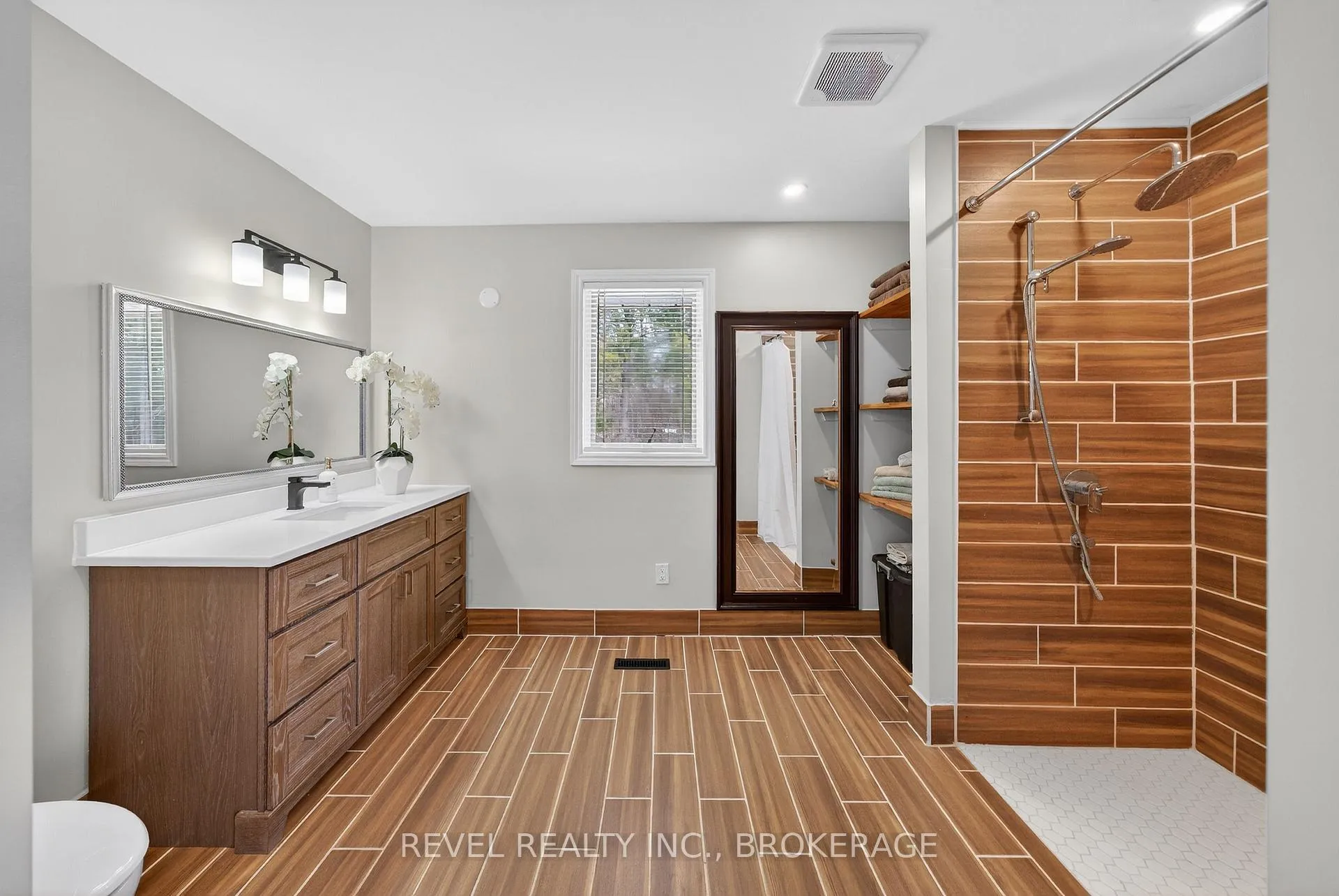 Photo 23 of 2015 Rosedale Drive, Kingston, City North of 401 — HOMEH
