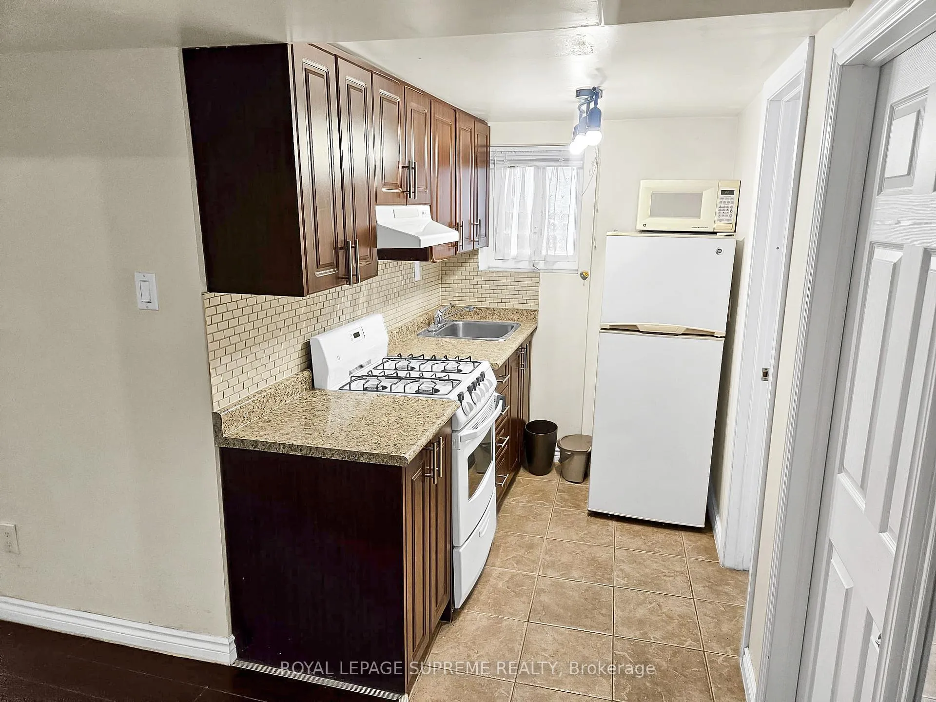 Photo 2 of Unit A, 552 Caledonia Road, Toronto, Caledonia-Fairbank — HOMEH