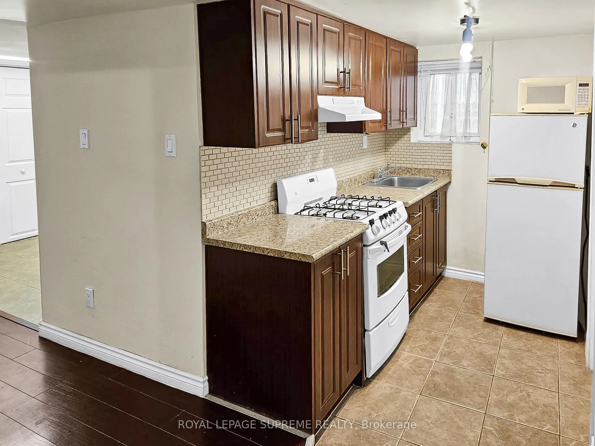 Photo 10 of Unit A, 552 Caledonia Road, Toronto, Caledonia-Fairbank — HOMEH
