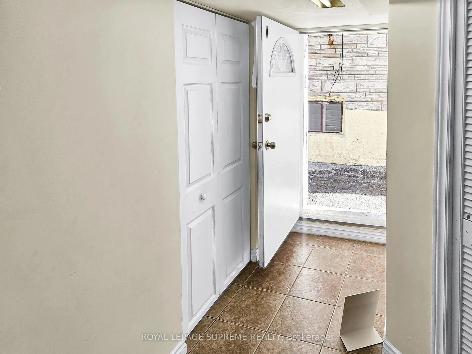 Photo 13 of Unit A, 552 Caledonia Road, Toronto, Caledonia-Fairbank — HOMEH