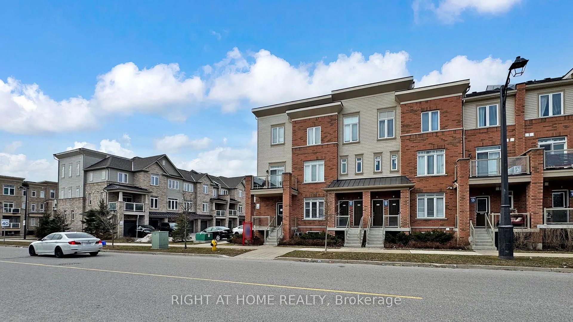 Photo 2 of Unit 16, 2710 William Jackson Drive E, Pickering, Duffin Heights — HOMEH