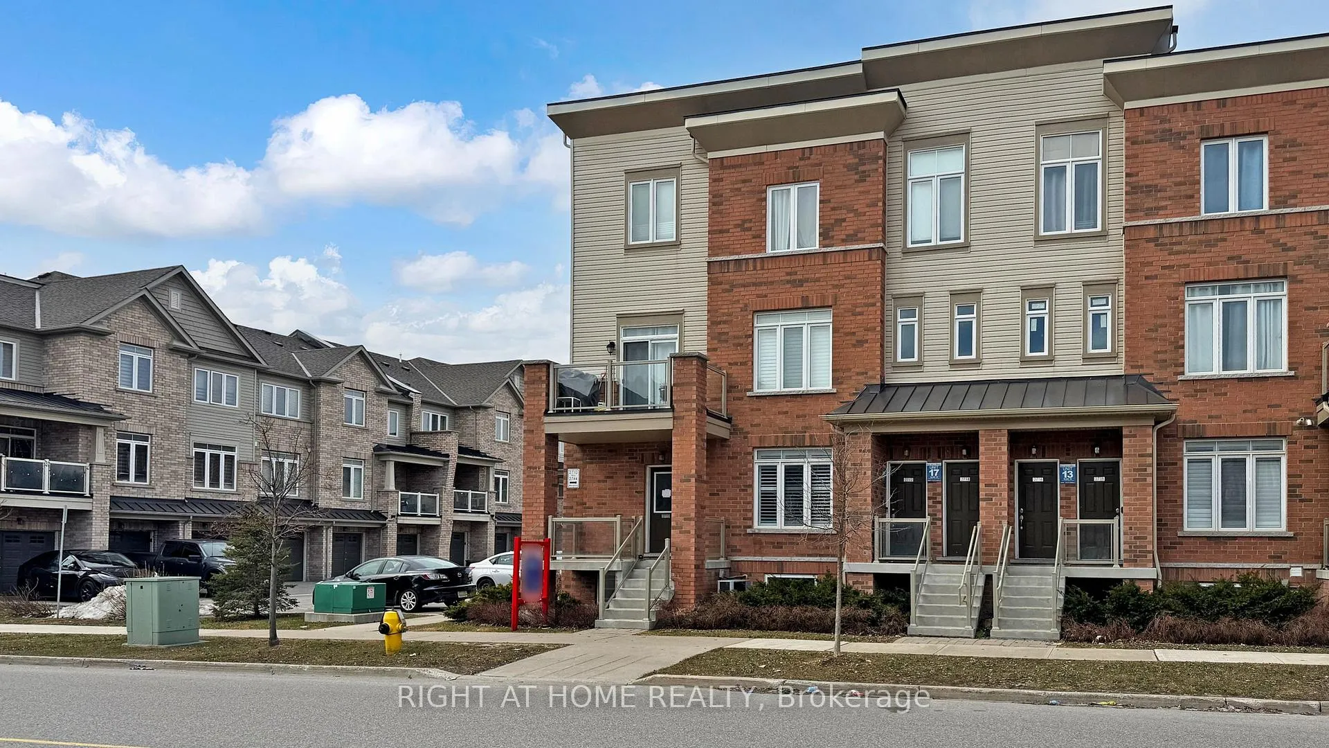Photo 3 of Unit 16, 2710 William Jackson Drive E, Pickering, Duffin Heights — HOMEH