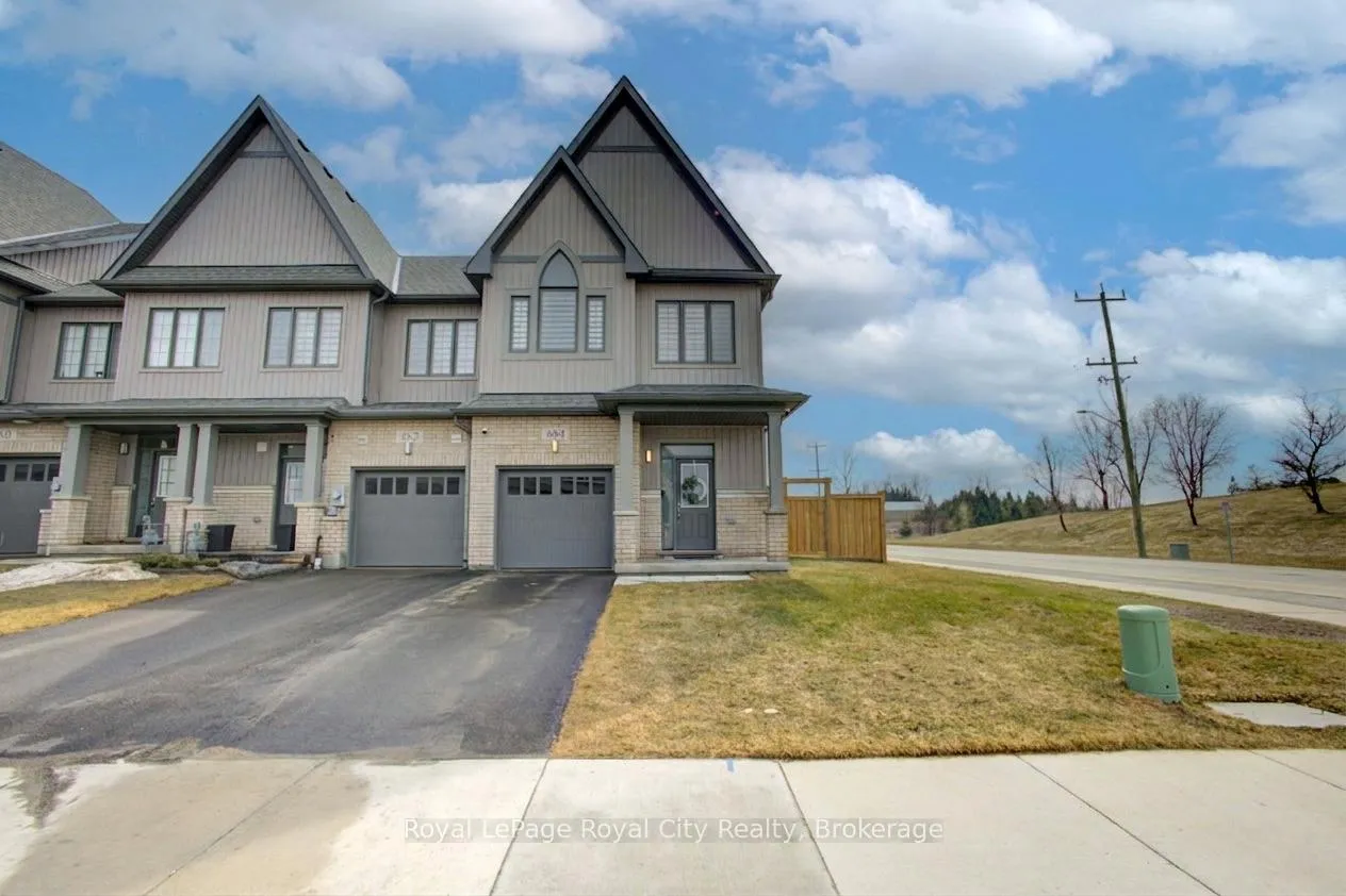 Front of 484 Adelaide Street