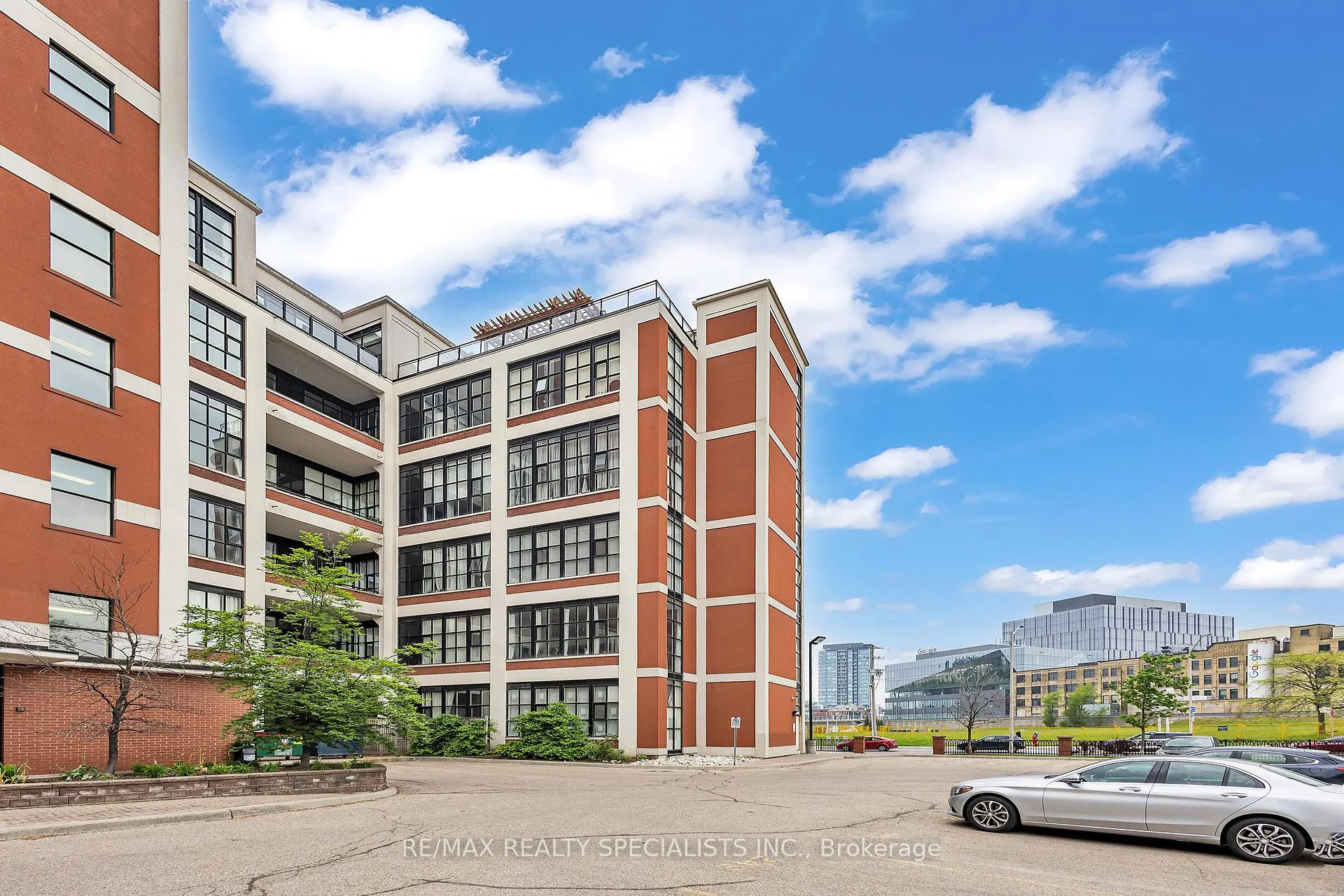 Photo 4 of Unit 216, 410 King Street W, Kitchener — HOMEH
