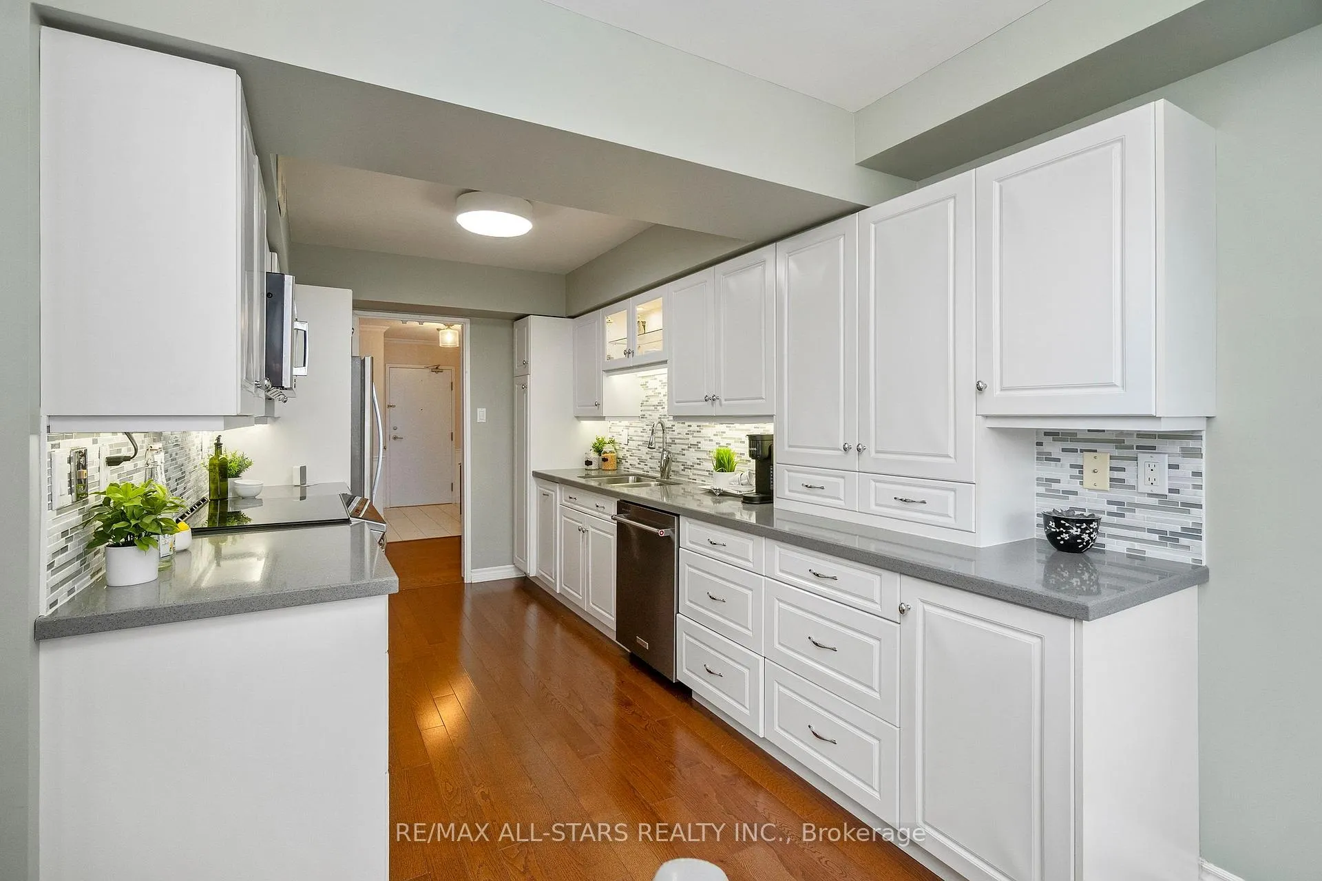 Photo 8 of Unit 218, 25 Austin Drive, Markham, Markville — HOMEH
