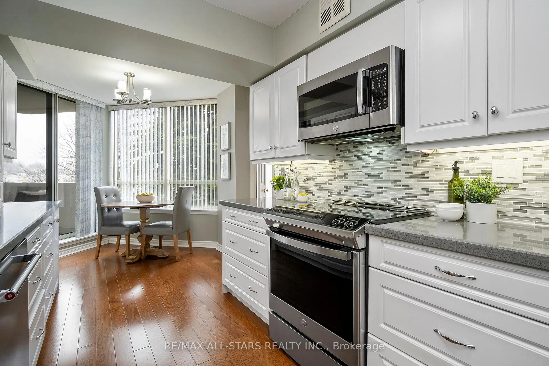 Photo 10 of Unit 218, 25 Austin Drive, Markham, Markville — HOMEH