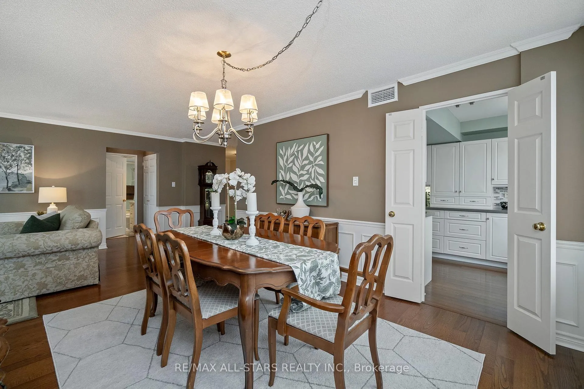 Photo 14 of Unit 218, 25 Austin Drive, Markham, Markville — HOMEH