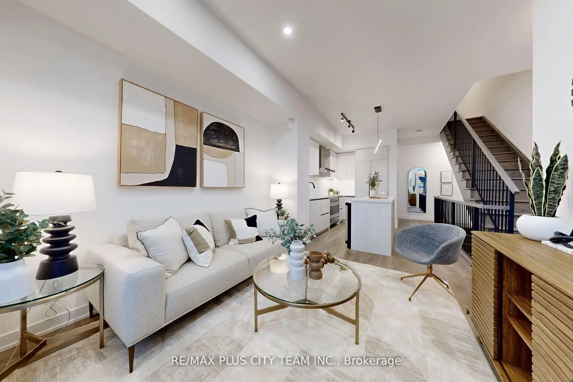 Photo 1 of 118 Peter Street, Toronto, Waterfront Communities — HOMEH