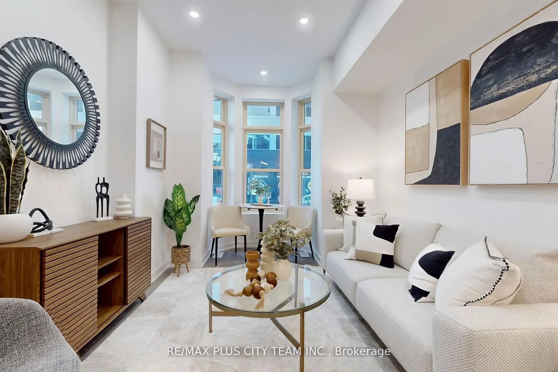 Photo 2 of 118 Peter Street, Toronto, Waterfront Communities — HOMEH