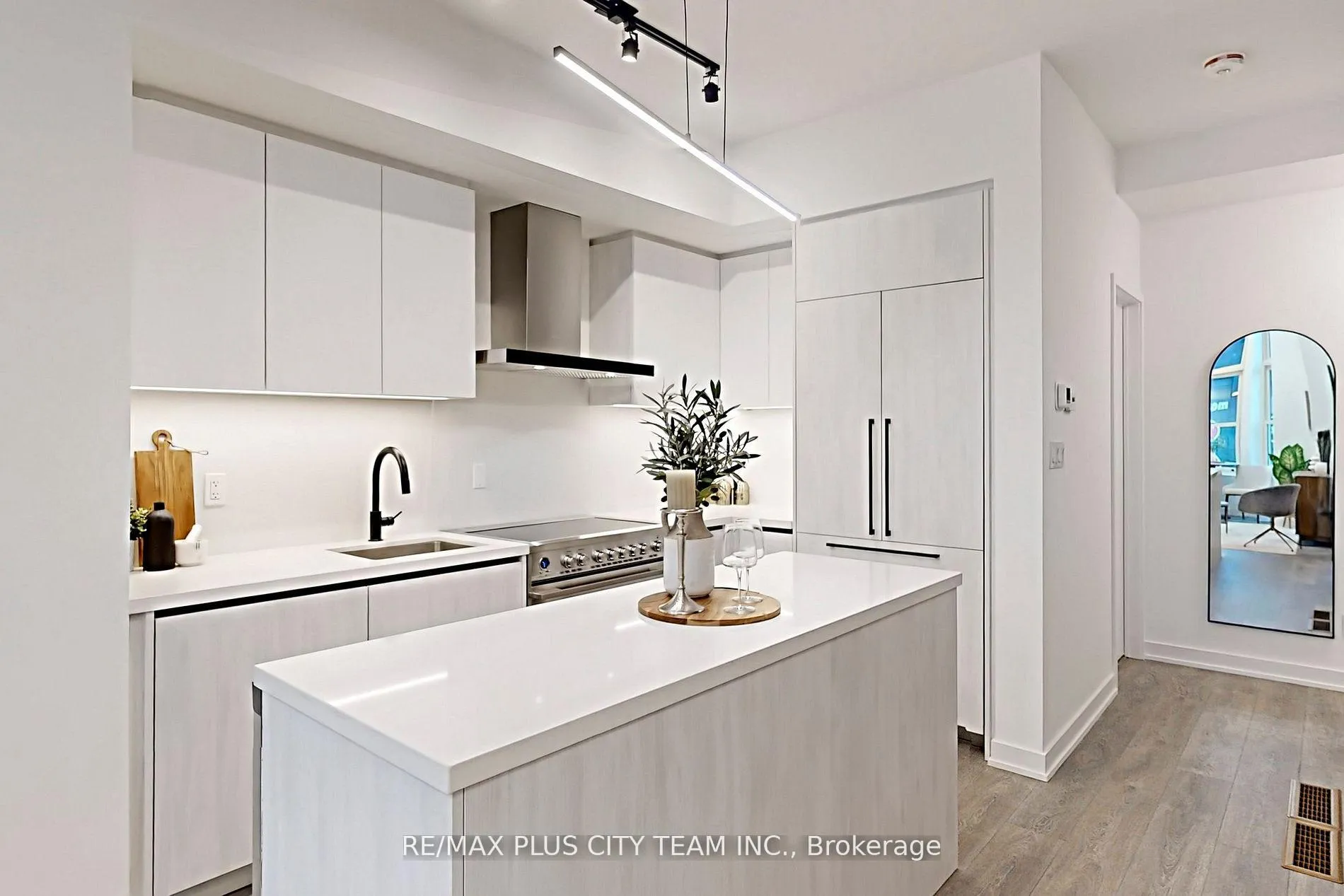 Photo 6 of 118 Peter Street, Toronto, Waterfront Communities — HOMEH