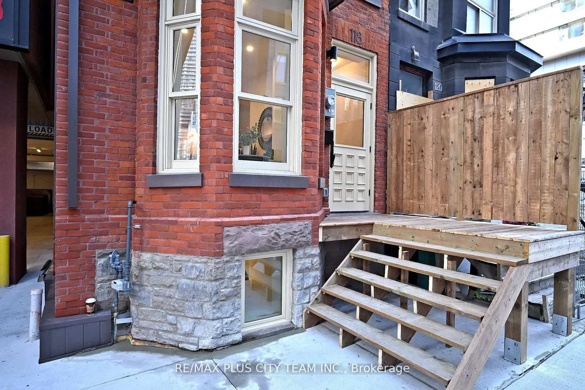 Photo 34 of 118 Peter Street, Toronto, Waterfront Communities — HOMEH