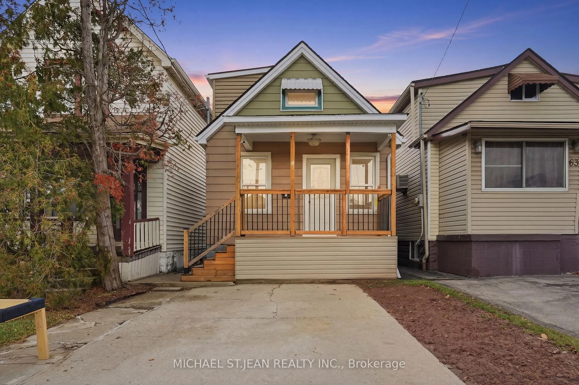 Photo 1 of 61 Graham Avenue N, Hamilton, Crown Point — HOMEH